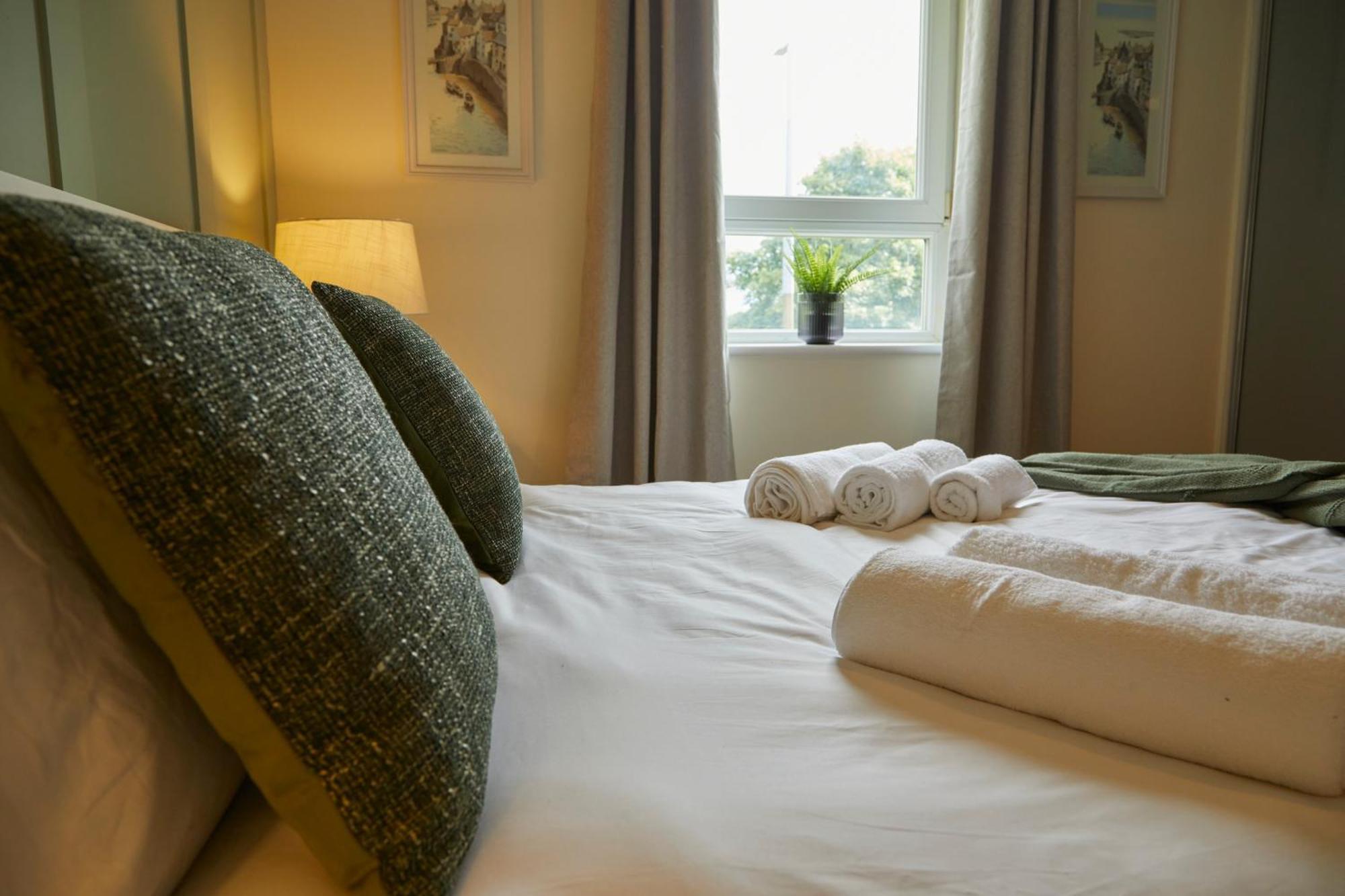 Stylish 2-Bedroom Apartment With Free Parking Halifax Extérieur photo